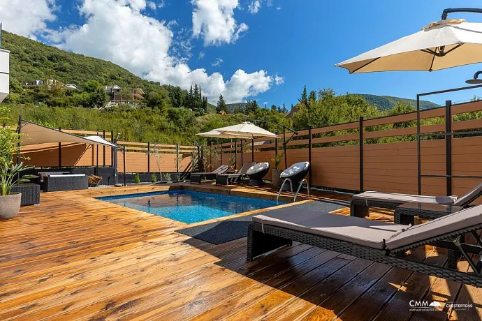 Yüzme havuzlu 52 metrekarelik lüks daire